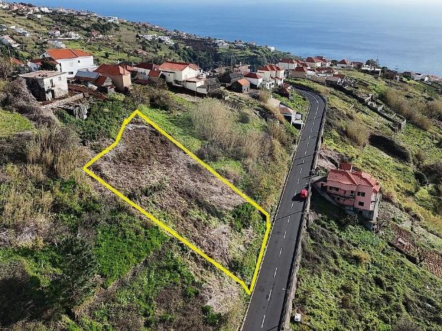 Terreno com 898 m², localizado na Calheta, no Sítio da Atoug. 898m² Calheta