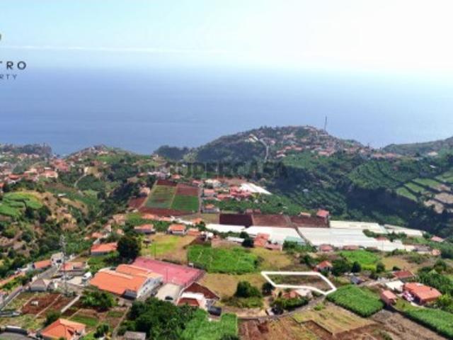 Terreno com 909 m² e Excelente Potencial Ponta do Sol