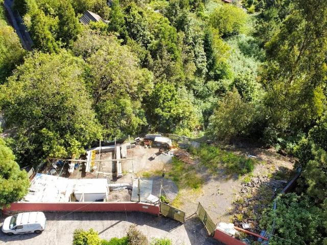 Terreno com 910 m² e projeto aprovado para dois T1 em São Vicente