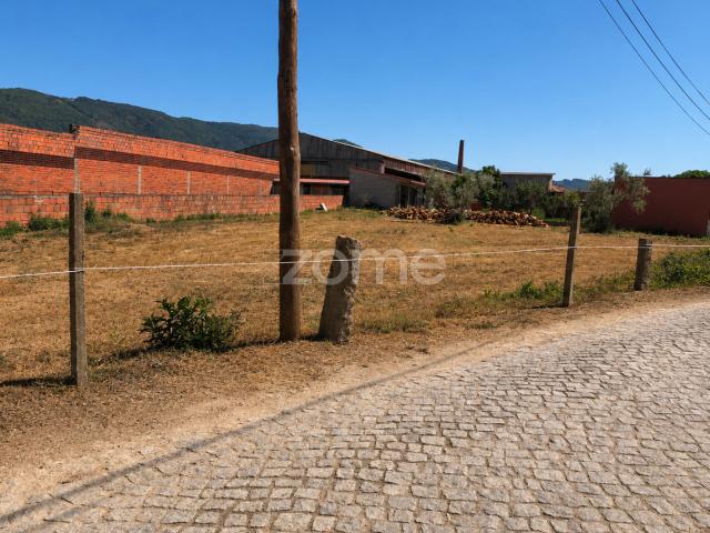 Terreno com 965.200 m² a 5 minutos do centro de Chaves