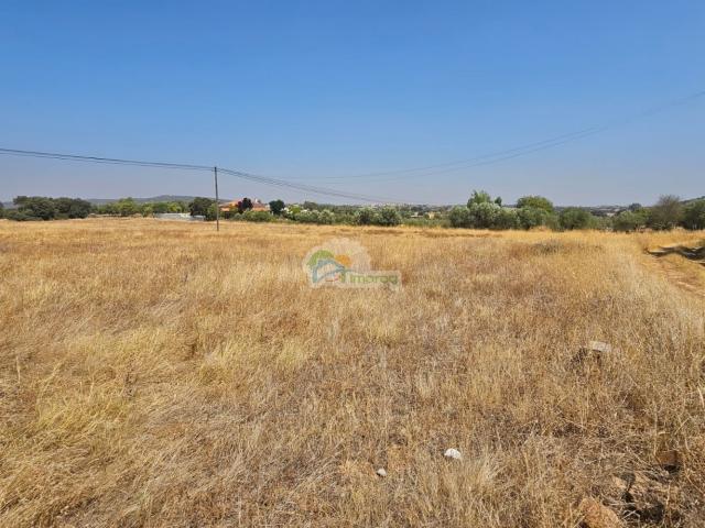 Terreno com 9750m2 em Monsaraz