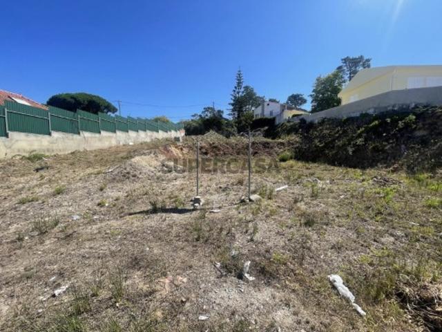 Terreno com 990m2 com projeto 2 moradias Sesimbra