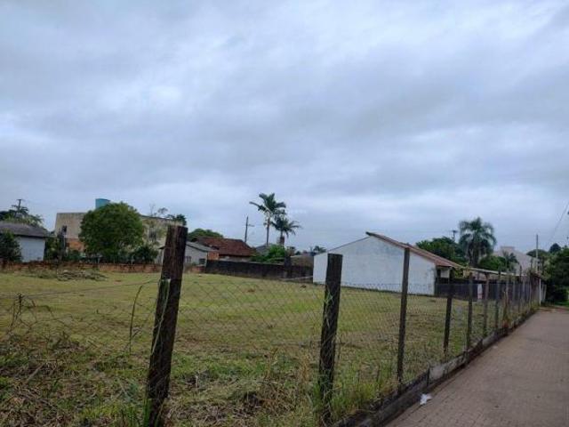 Terreno com 995,34 m² em excelente localização no Bairro Feitoria. Terreno equivalente a três