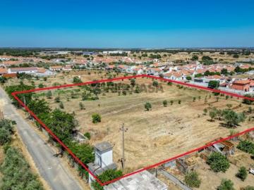 Terreno com 10000m², viabilidade para 30 fogos, a 30km da Costa Vicentina