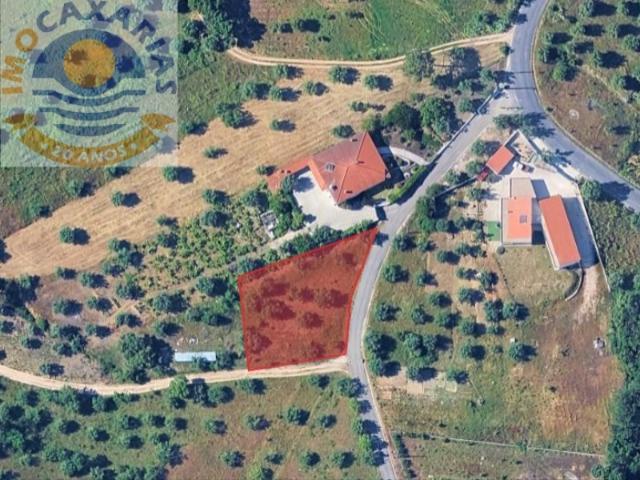 Terreno com 1050 m2