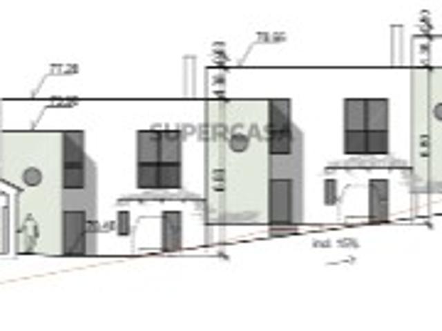 Terreno com 1050m2 com viabilidade de construção p/ 4 moradias! PIP aprovado!