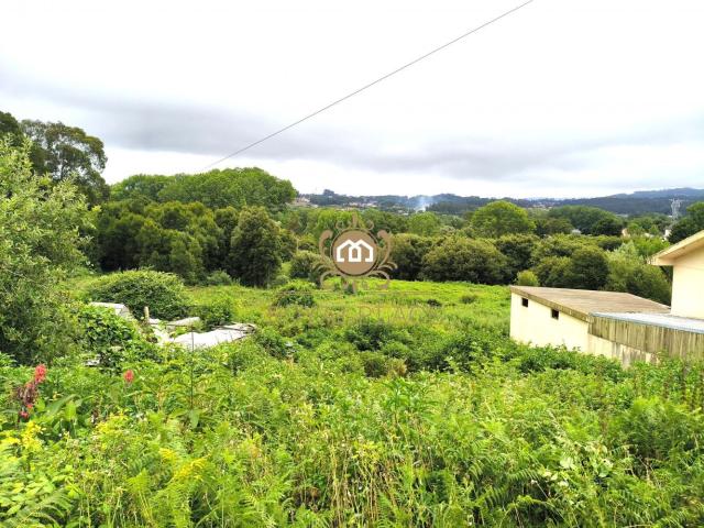Terreno com 1050m2 em Fiães