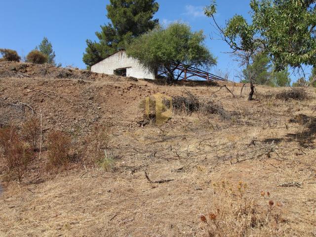 Terreno com 113.000 m2 com água eletricidade estufas para construção habitação e turismo em odeleite castro marim algarve
