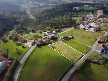 Terreno com 1200 m2 para construção na malha urbana