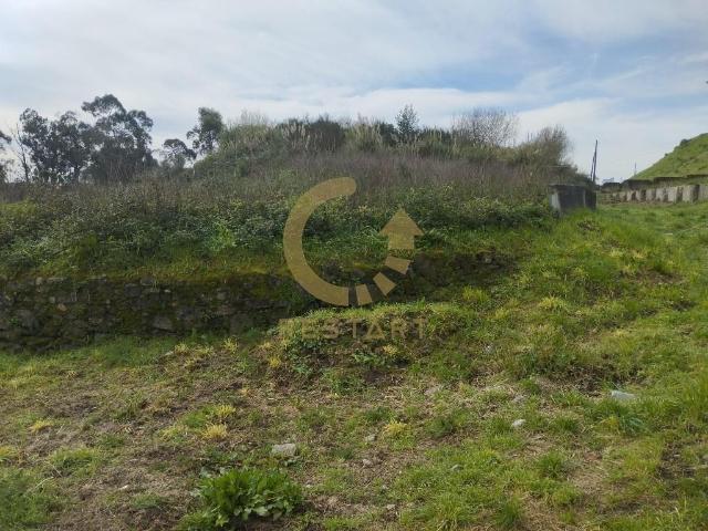 Terreno com 12.340 m2 de área total, no Lugar de Currais, freguesia de Campanhã, concelho do Porto