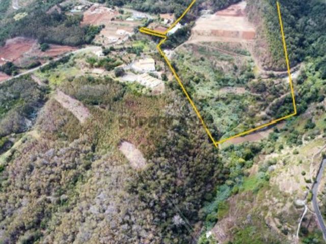 Terreno com 133 000 m²