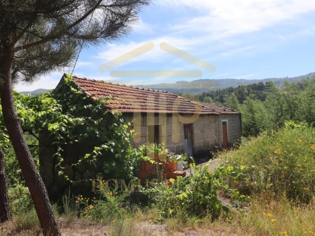 Terreno com 17.800 m², Casa para Reconstruir e mina de Água Soalhães, Marco de Canaveses