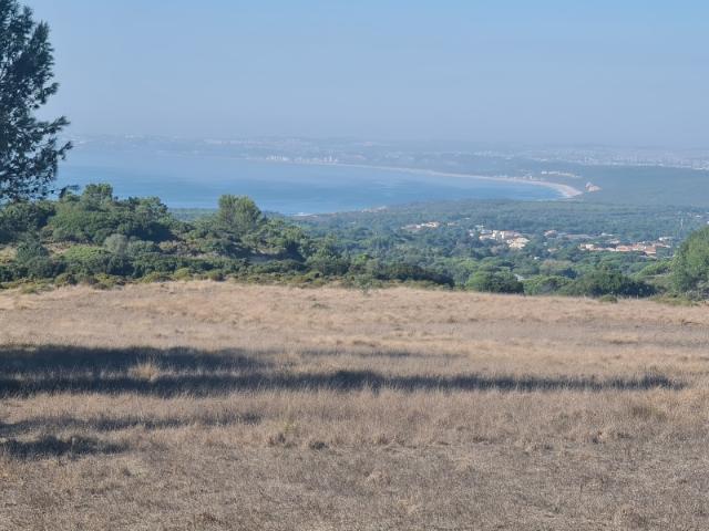 Terreno com 14000 m2 com vista espetacular para o Mar