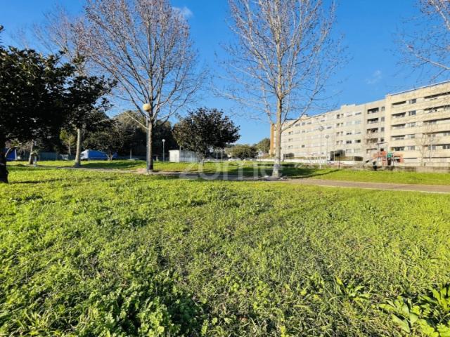 Terreno com 159 M2 para comercio junto da Universidade da Maia Porto