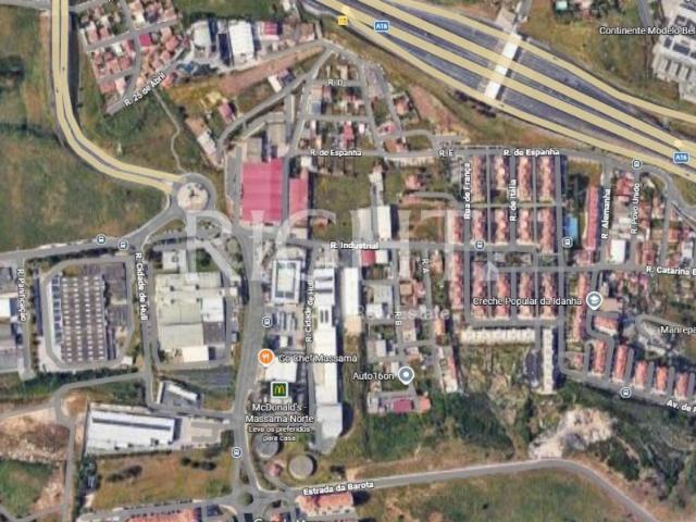Terreno com 172m2 com projeto aprovado em Massamá