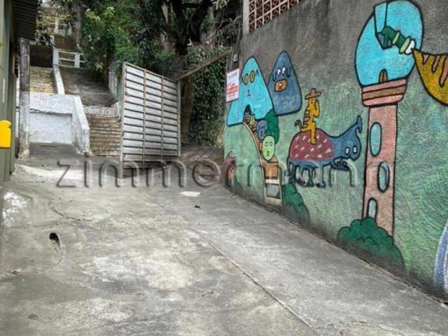 TERRENO COM 176M² ALTO DA LAPA