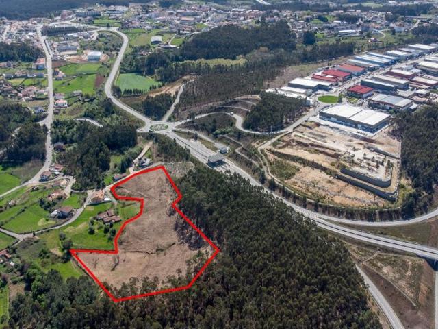 Terreno com 18414m² para construção pavilhões industriais junto à A32 Canedo, Santa Maria da Feira!