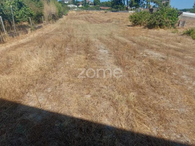 Terreno com 1.200 m² | Zona do Cando – Chaves
