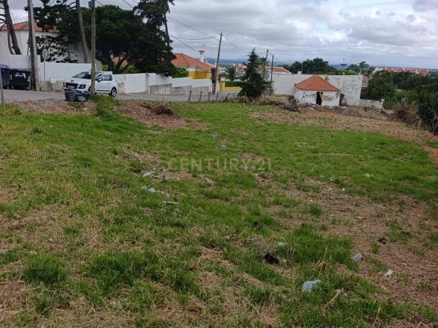 Terreno com 1.225 m² em Sesimbra