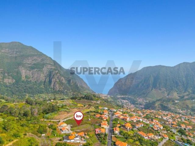 Terreno com 1.300 m² com Vista sobre a Montanha e o Mar | São Vicente, Madeira