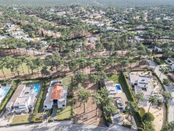 Terreno com 1.400m2, com vista Golf, na Herdade da Aroeira