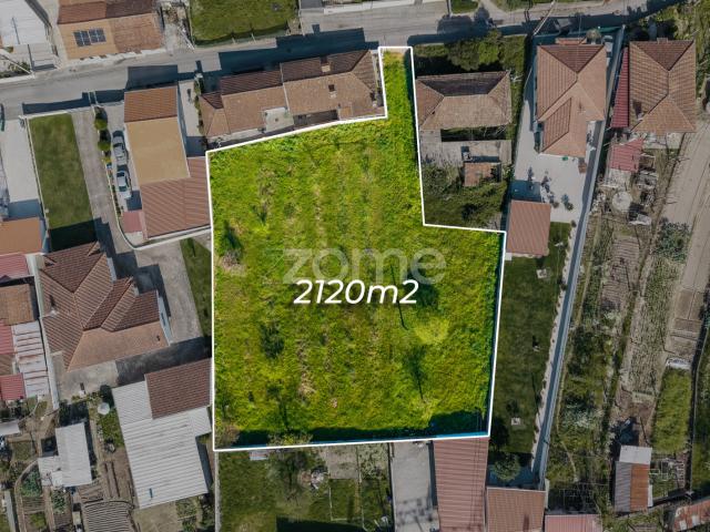 Terreno com 2120m2 em Serzedelo, Guimarães