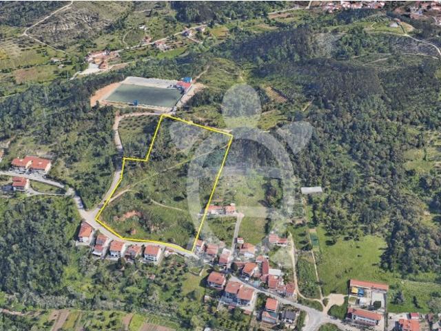 Terreno com 22.450 m2, para construção em Eiras