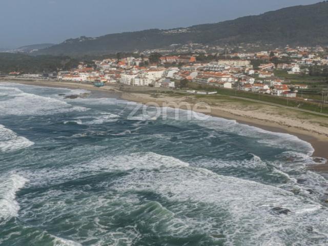 Terreno com 230 m2, 3ª linha de mar, praia de Moledo, Caminha