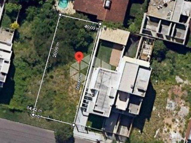 Terreno com 239m² no bairro Guarujá