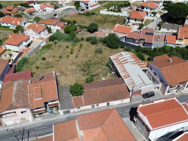 Terreno com 2700m2 em zona URBANA