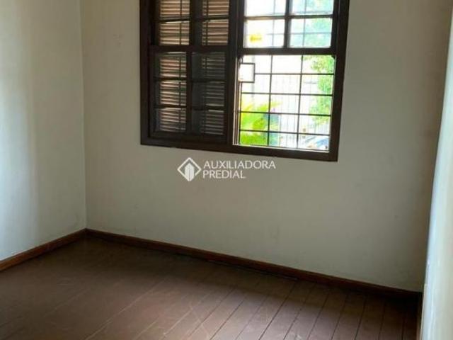 terreno com 2 casas bem localizado!