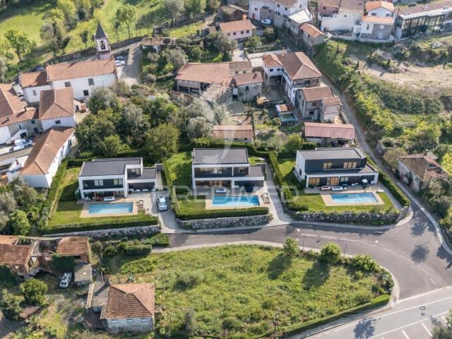 Terreno com 2.135 m² em Rio Caldo – Gerês | Oportunidade de Investimento