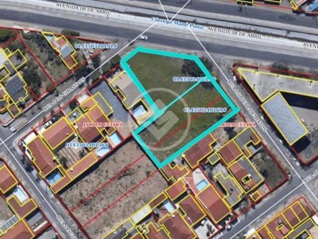 Terreno com 2.303m2 de esquina