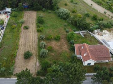 Terreno com 2.300 m² localizado na Rua do Bom Despacho, Lamarosa Coimbra