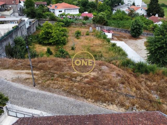 Terreno com 2.335m² | Paços de Ferreira