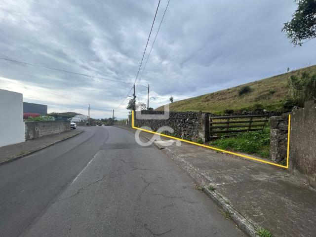 Terreno com 2.400,00m2 Rosto do Cão Livramento Ponta Delgada