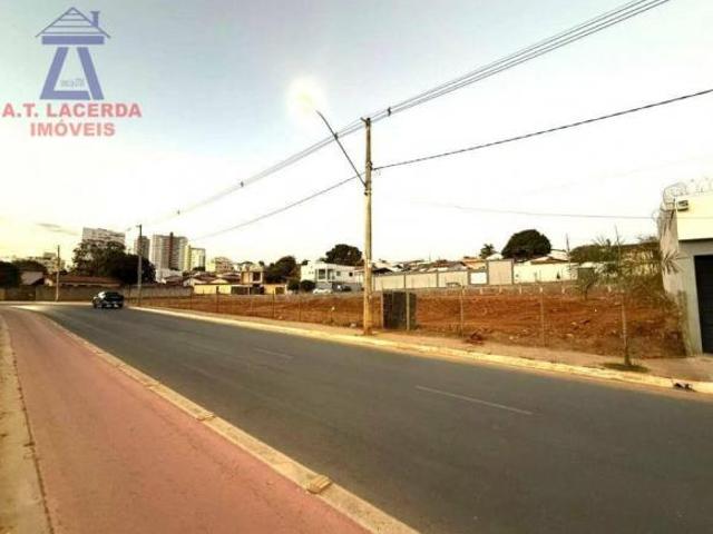 Terreno com 2.645 m² à Venda Avenida Vicente Guimarães