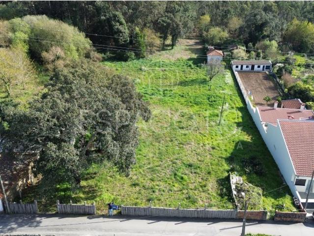 Terreno com 2.600 m² em Guetim