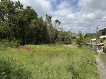 Terreno com 3000m² em Arentim, Braga Zona de Construção e Agrícola