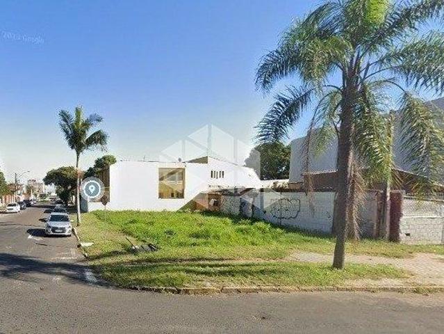 Terreno com 300 m² de esquina a 100 metros da Av Boqueirão