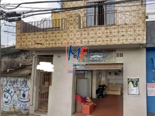 Terreno com 300 m² e área construída 100 m², com 2 casas antigas para demolir, ótima localização. E