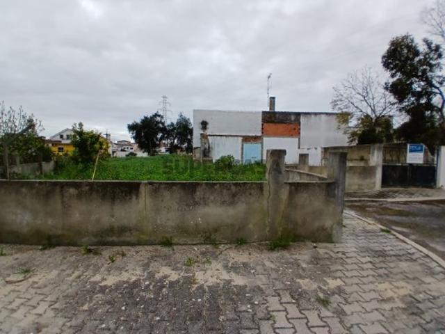 Terreno com 338m2 Quinta da Queimada