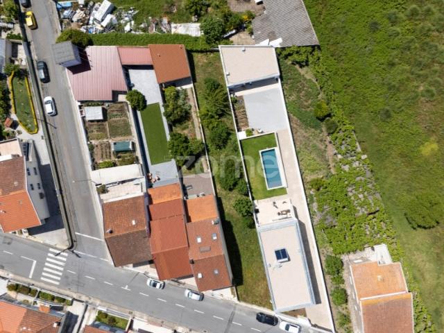 Terreno com 357 m2 para construção de moradia À EN13, Leça Balio