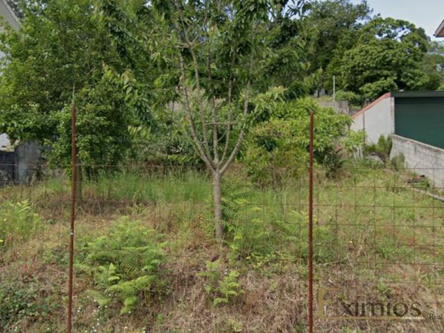 Terreno com 357m2, para construção, em Fornelo
