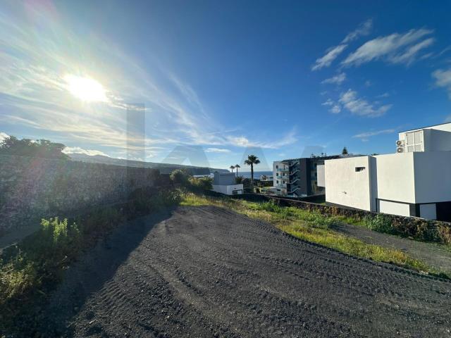 Terreno com 360 m² em São Vicente Ferreira – Vista Mar e Excelente Localização