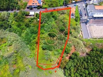 Terreno com 3707 m²