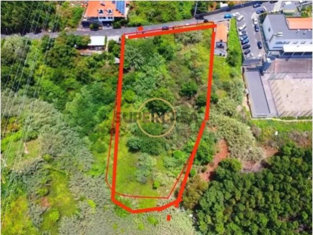 Terreno com 3707 m²
