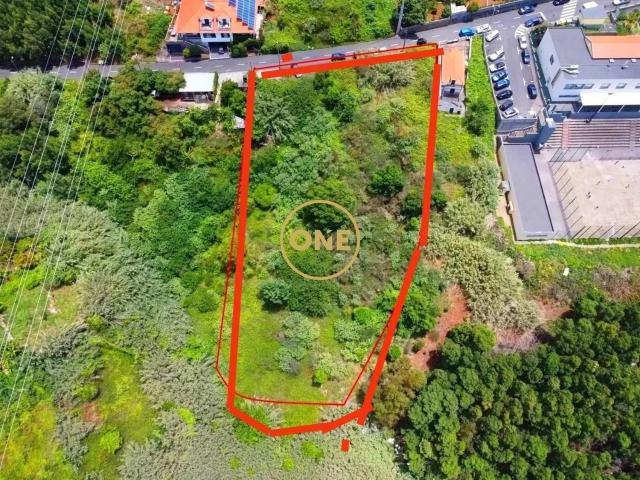 Terreno com 3707 m²