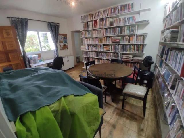 Terreno com 3 casas assobradadas, na vila miriam