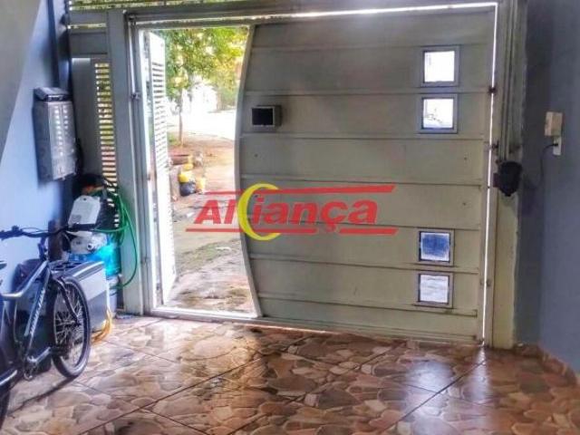 Terreno com 3 casas perto da Fábrica da Karina